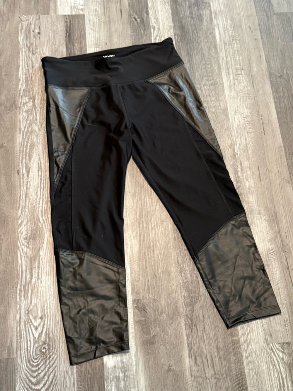 VOGO Athletica Black High-Waist Performance Leggings (size medium)